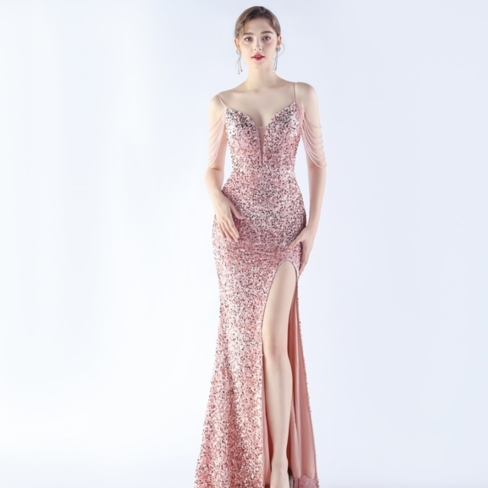 Elegant Sleeveless Sequin Wedding Dress
